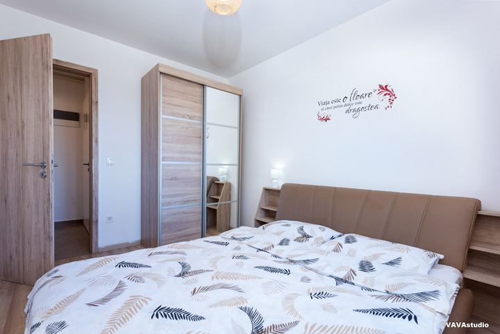Apartament 2 · Coresi